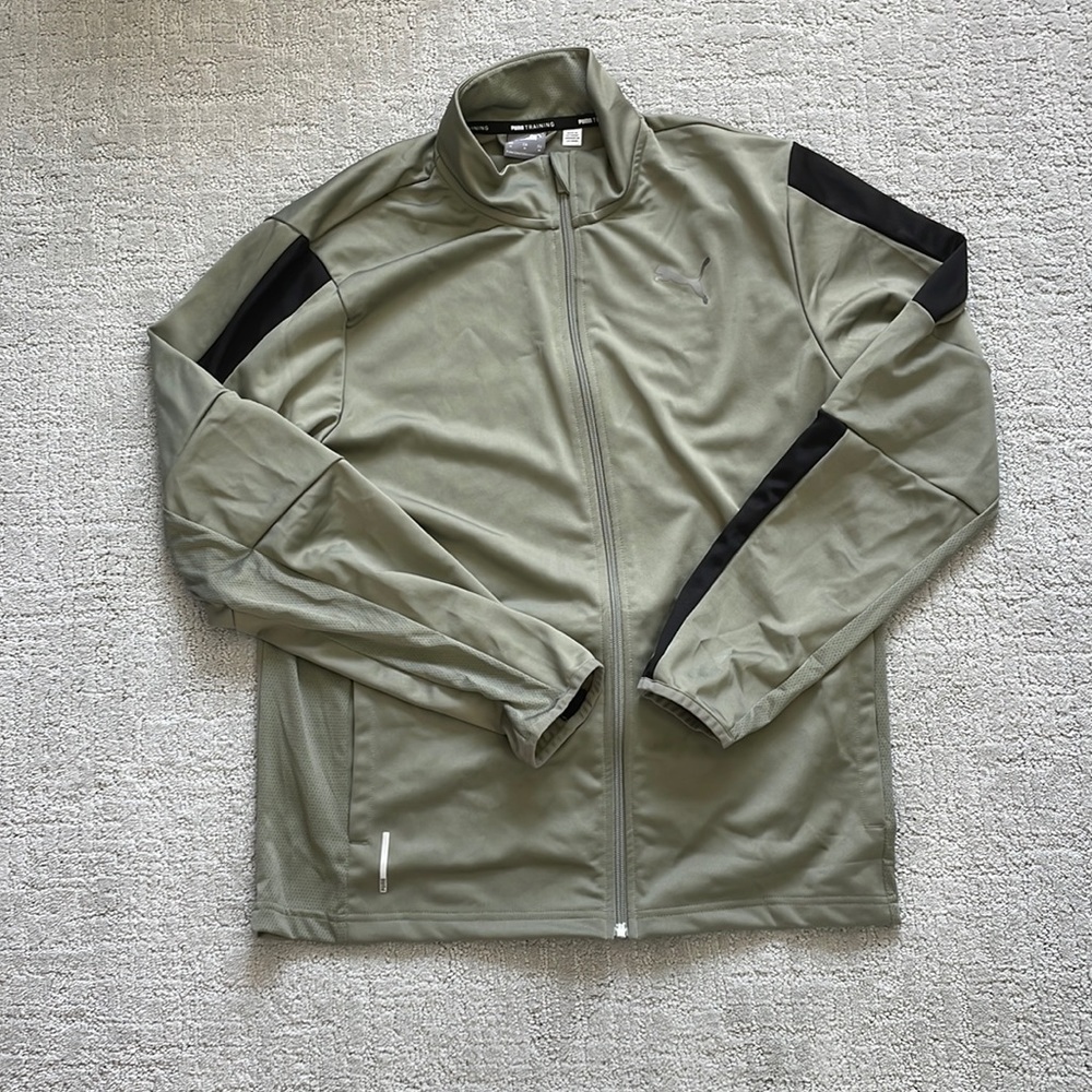 NWOT puma pull over for men